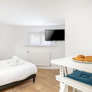 Couette-café Le Belem : Spacieuse Avec Sdb Privative, Cuisine Et Salon Partagés, Terrasse, Proche Facs Et Centre, Brest